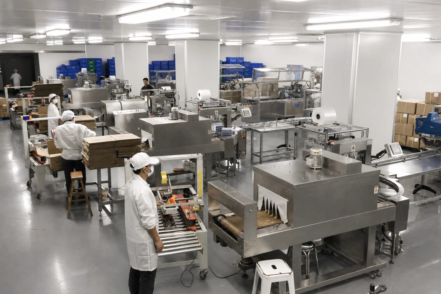 Operators and packaging equipment on Airsun's oral care production floor.